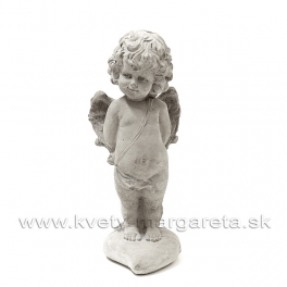 Anjelik Amor stojaci na srdci sivá kamenina 25cm Anjelik Amor stojaci na srdci sivá kamenina 25cm