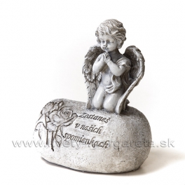 Anjel s modlidbou kľačiaci na kameni s ornamentom 16cm